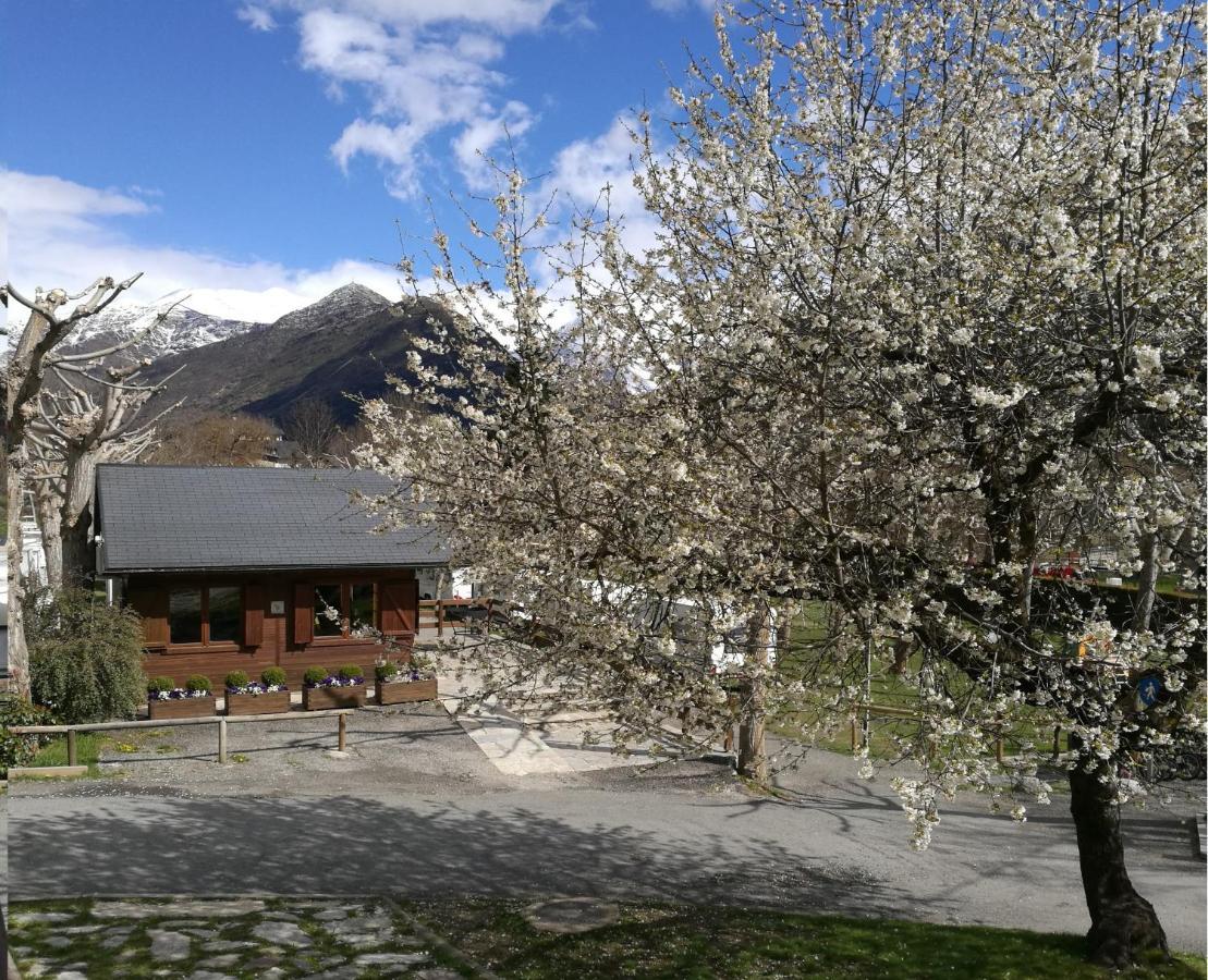 Bungalows Nou Camping La Guingueta D'Aneu Bagian luar foto