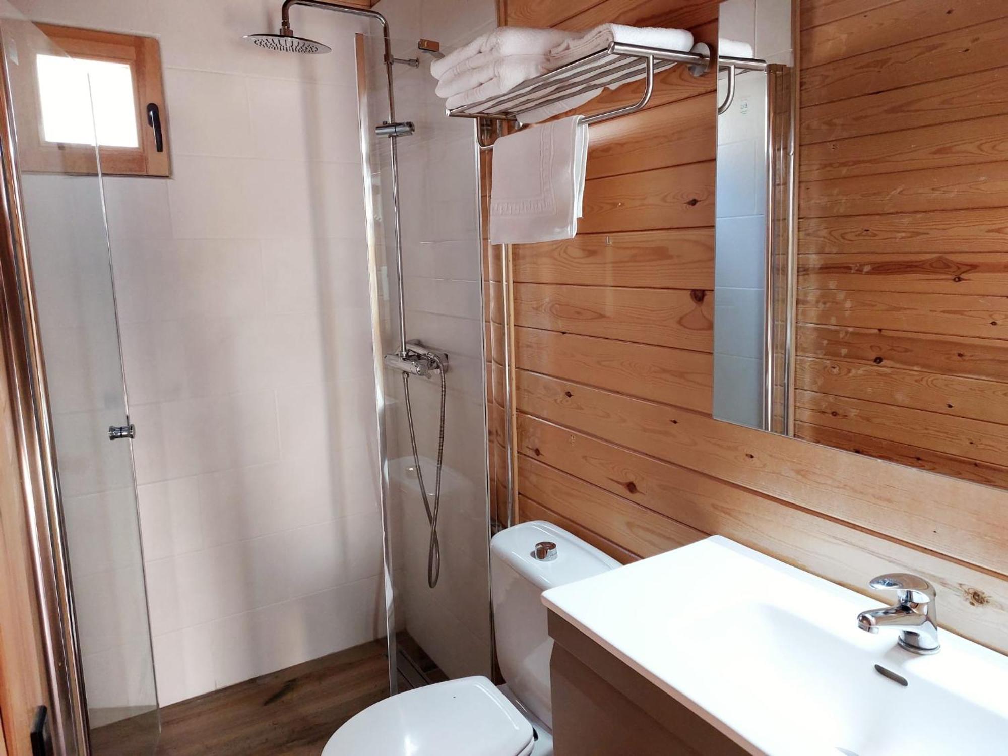Bungalows Nou Camping La Guingueta D'Aneu Bagian luar foto