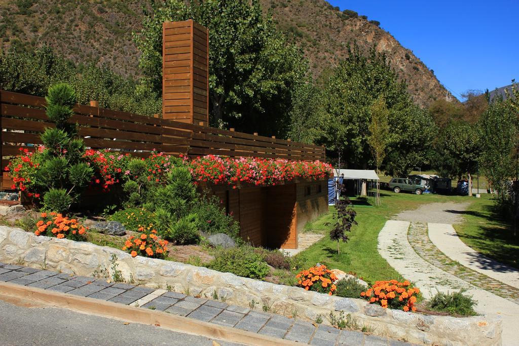 Bungalows Nou Camping La Guingueta D'Aneu Bagian luar foto