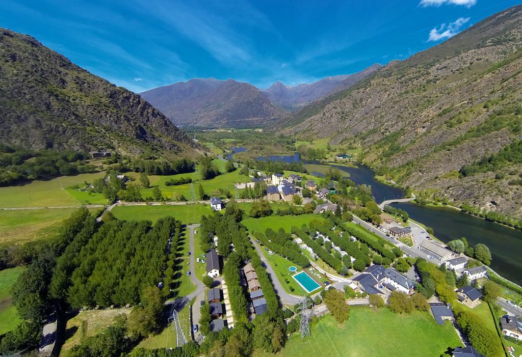 Bungalows Nou Camping La Guingueta D'Aneu Bagian luar foto