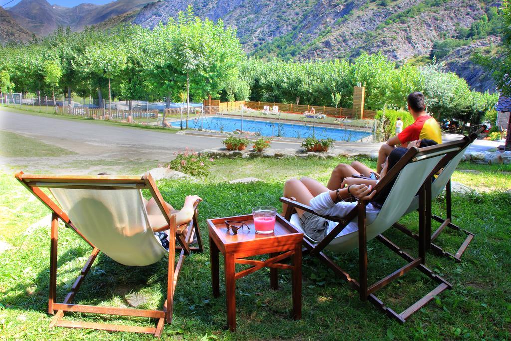 Bungalows Nou Camping La Guingueta D'Aneu Bagian luar foto