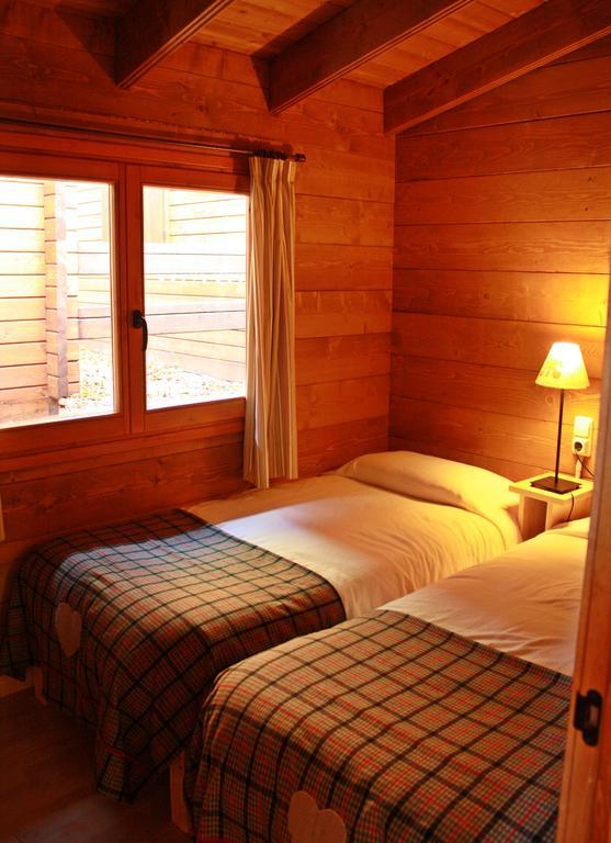 Bungalows Nou Camping La Guingueta D'Aneu Bagian luar foto