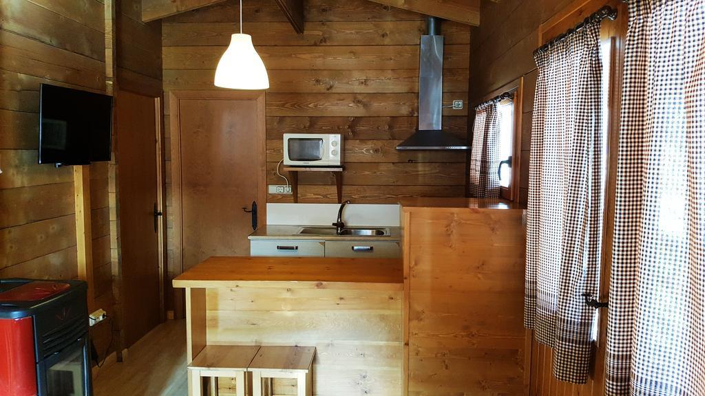 Bungalows Nou Camping La Guingueta D'Aneu Bagian luar foto