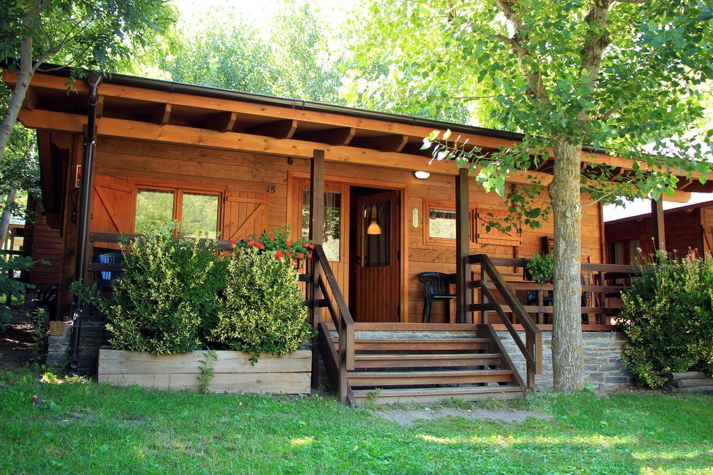 Bungalows Nou Camping La Guingueta D'Aneu Bagian luar foto