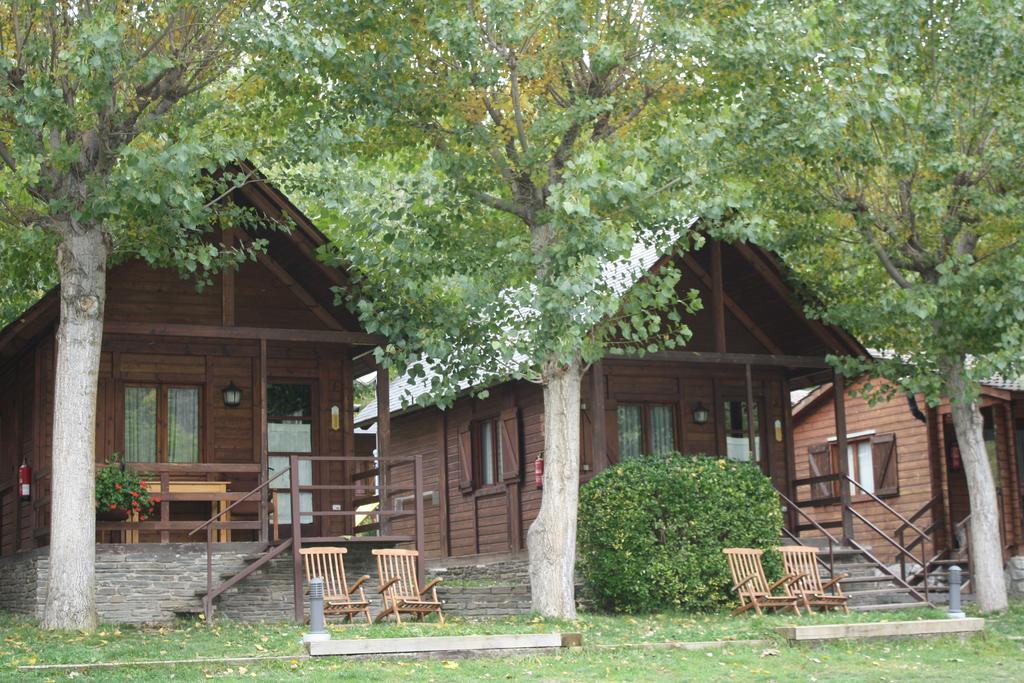 Bungalows Nou Camping La Guingueta D'Aneu Bagian luar foto