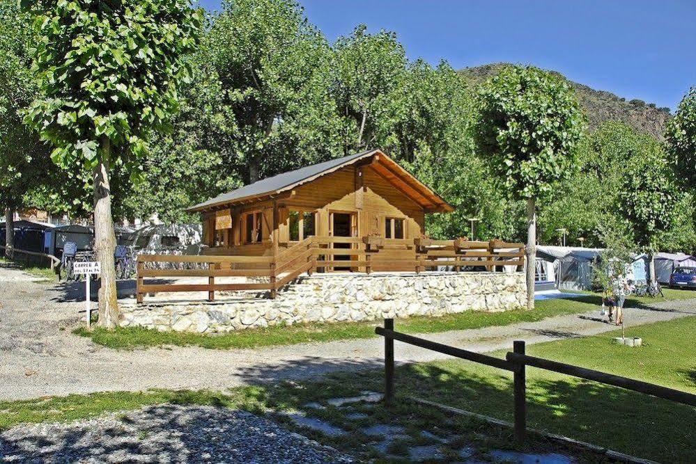 Bungalows Nou Camping La Guingueta D'Aneu Bagian luar foto