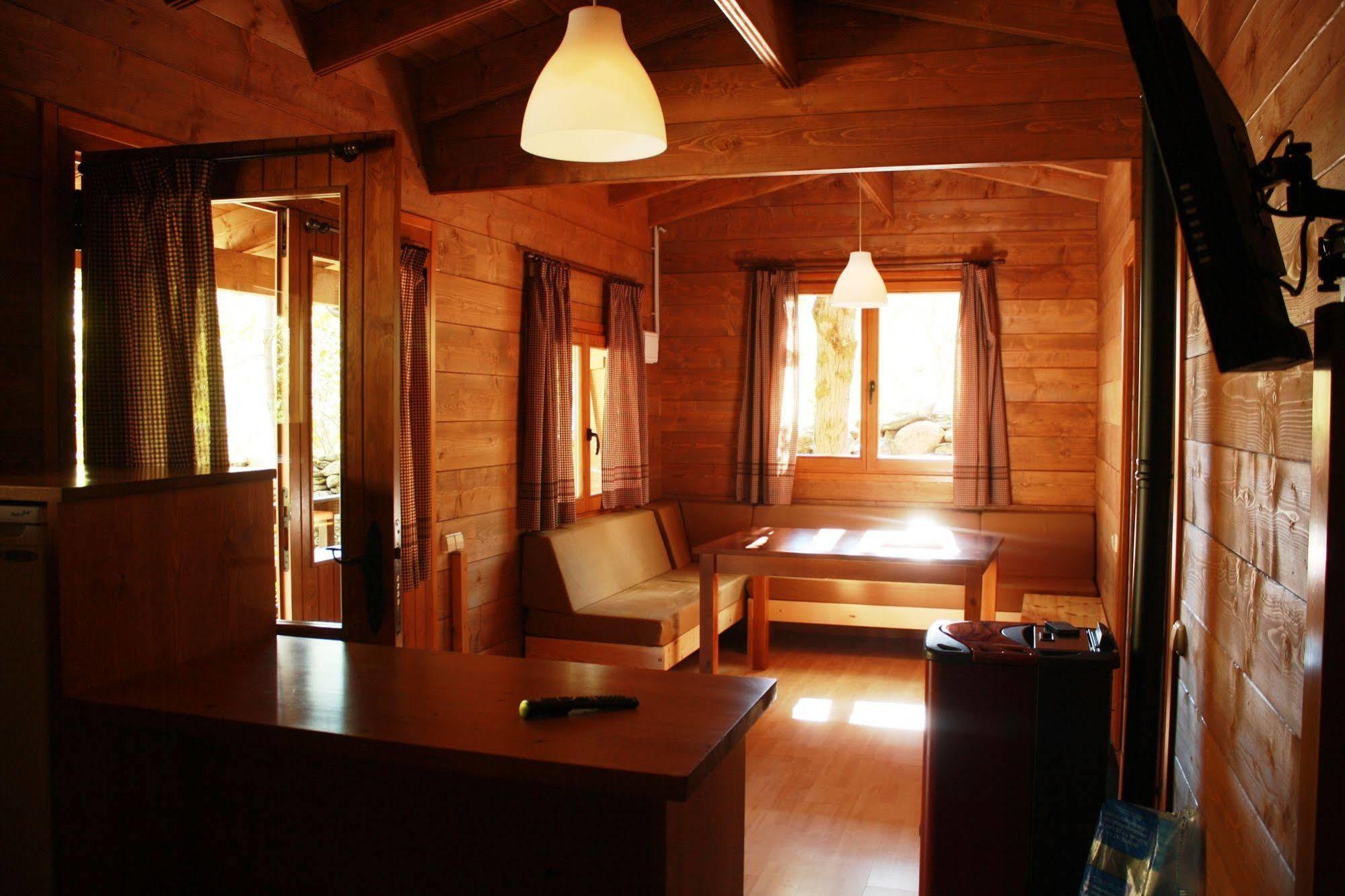 Bungalows Nou Camping La Guingueta D'Aneu Bagian luar foto
